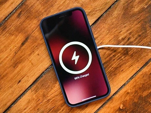 赤壁苹果手机维修分享iPhone 12可以随便充电吗 